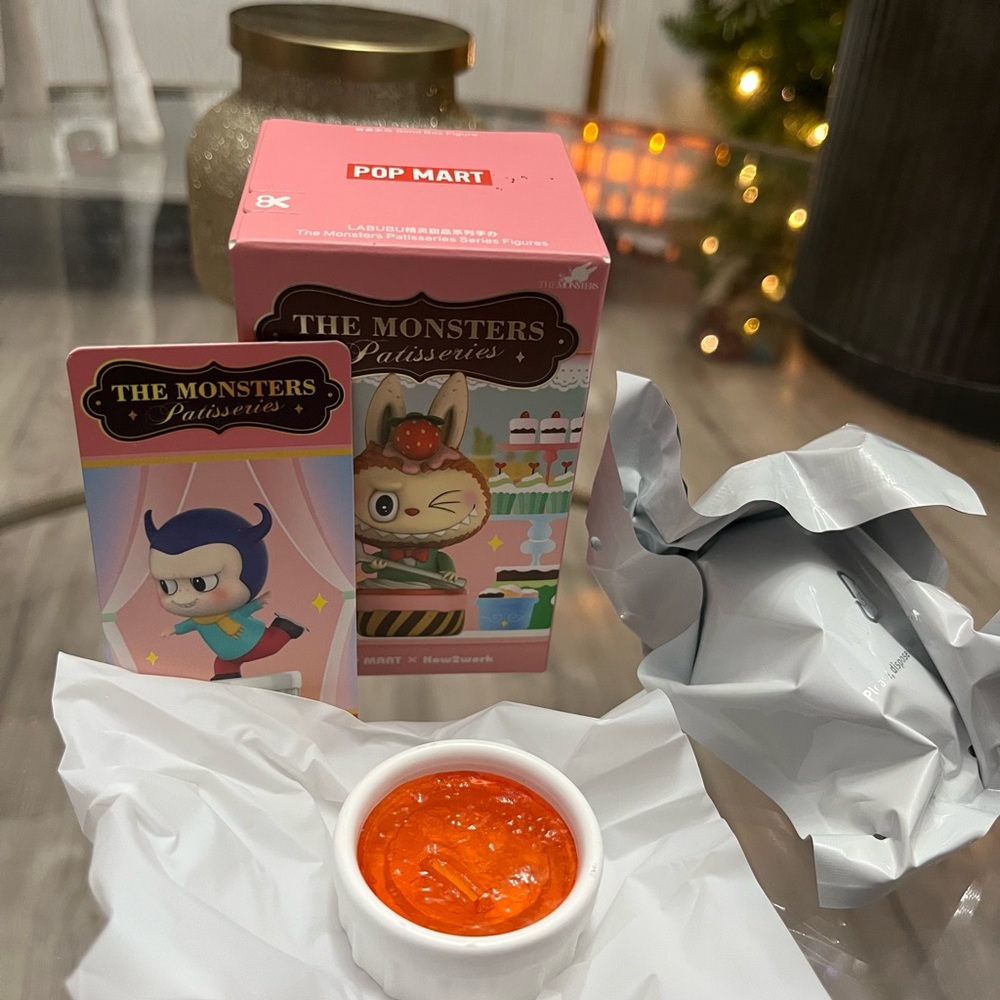 The Monsters Patisseries figurine cream brûlée